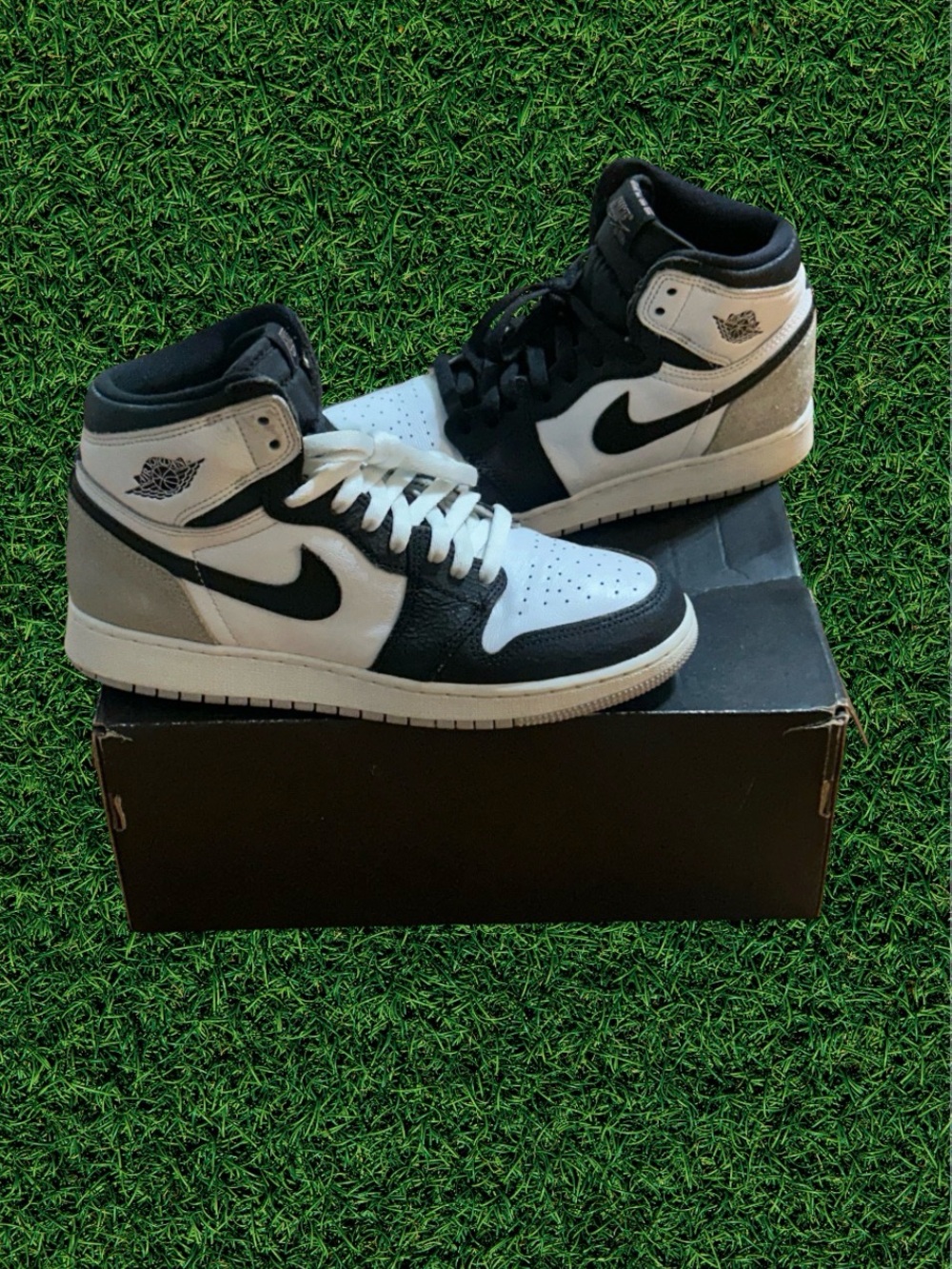 Air Jordan 1 Mid SE Black White Grey